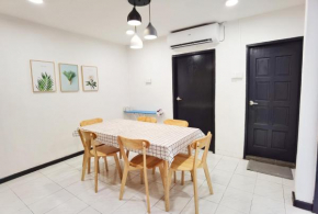 3 mins to Garden City & Kubota Jln Chong Thien Vun